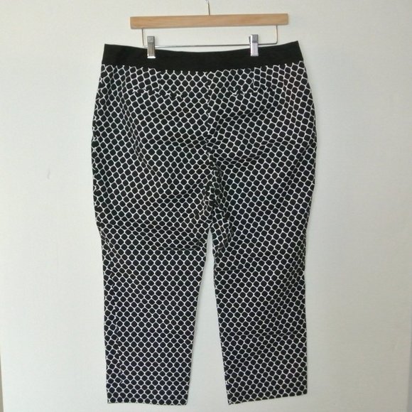 Apt. 9 Modern Fit Black White Print Pants 12 - Picture 8 of 9